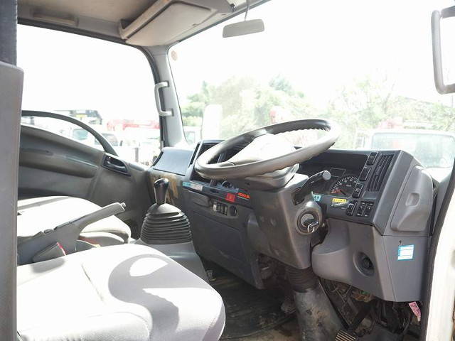 いすゞエルフクレーン4段小型（2t・3t）[写真34]