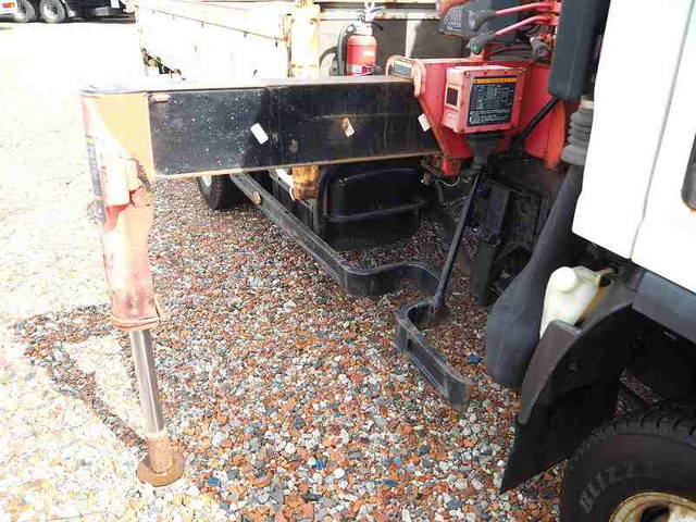 いすゞエルフクレーン4段小型（2t・3t）[写真09]