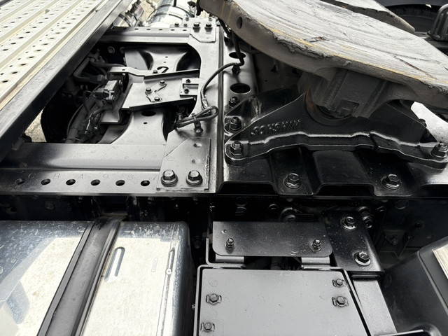 日野プロフィアトレーラーヘッド（トラクターヘッド）大型（10t）[写真15]