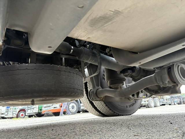 日野プロフィアトレーラーヘッド（トラクターヘッド）大型（10t）[写真18]