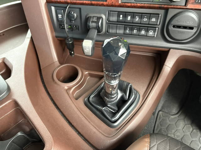 日野プロフィアトレーラーヘッド（トラクターヘッド）大型（10t）[写真22]