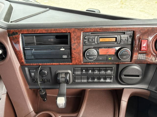 日野プロフィアトレーラーヘッド（トラクターヘッド）大型（10t）[写真23]