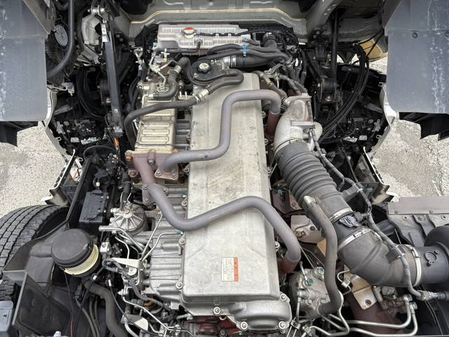 日野プロフィアトレーラーヘッド（トラクターヘッド）大型（10t）[写真27]