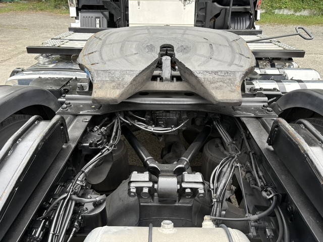 日野プロフィアトレーラーヘッド（トラクターヘッド）大型（10t）[写真09]