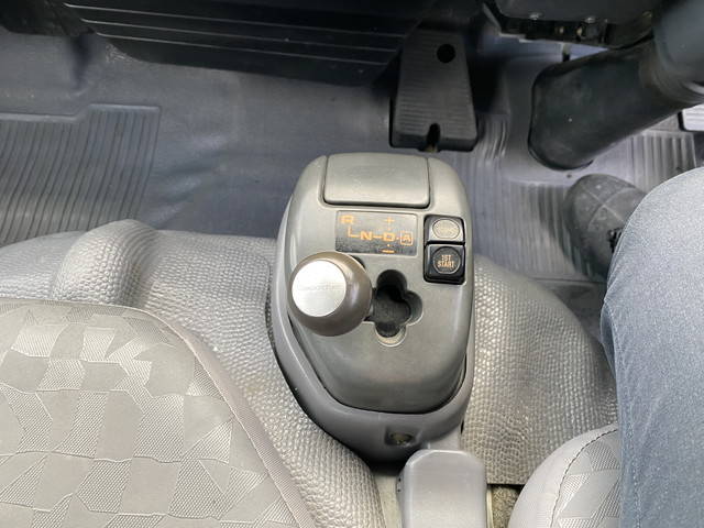 いすゞエルフダンプ小型（2t・3t）[写真12]