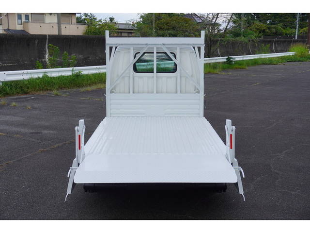 日産バネット平ボディ小型（2t・3t）[写真11]