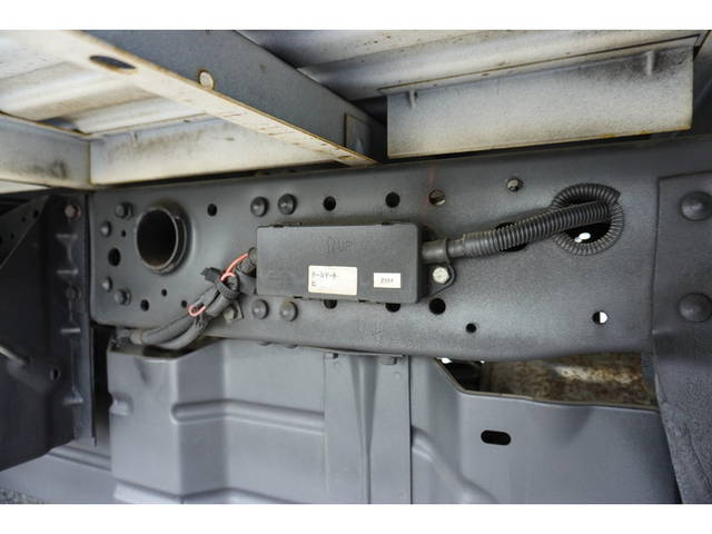 日産バネット平ボディ小型（2t・3t）[写真25]