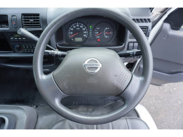 日産バネット平ボディ小型（2t・3t）[写真32]