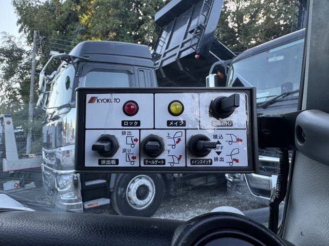 三菱ふそうキャンターパッカー車（塵芥車）小型（2t・3t）[写真17]