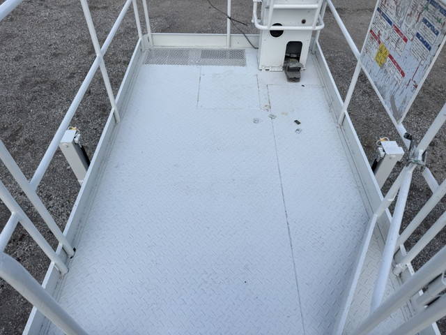 いすゞエルフ高所作業車小型（2t・3t）[写真10]