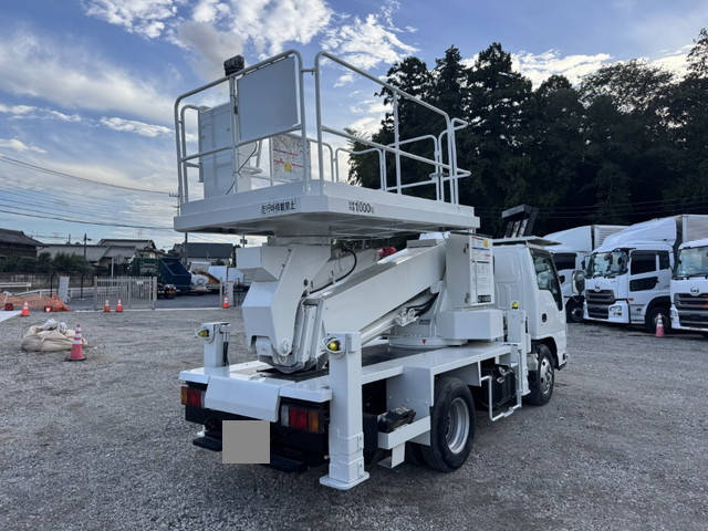 いすゞエルフ高所作業車小型（2t・3t）[写真02]