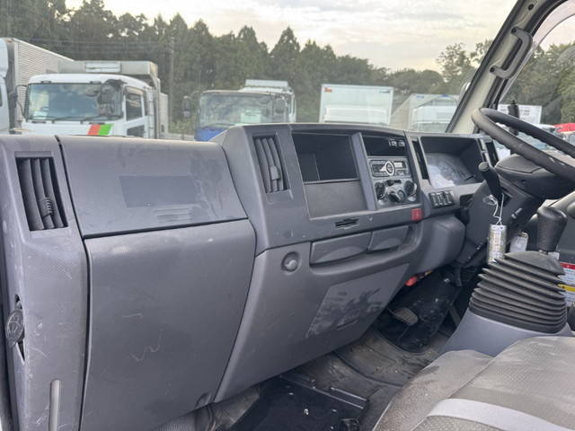 いすゞエルフ高所作業車小型（2t・3t）[写真25]