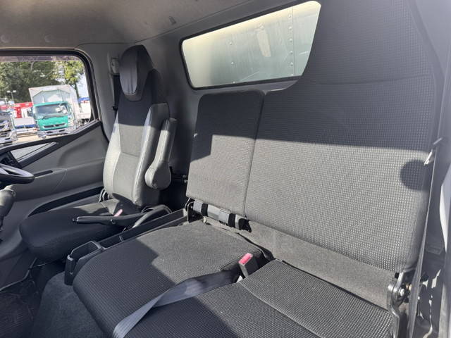 三菱ふそうキャンターアルミバン小型（2t・3t）[写真10]