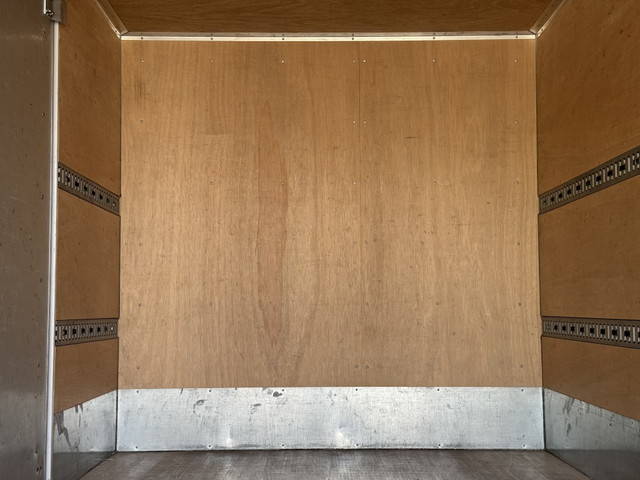 三菱ふそうキャンターアルミバン小型（2t・3t）[写真19]