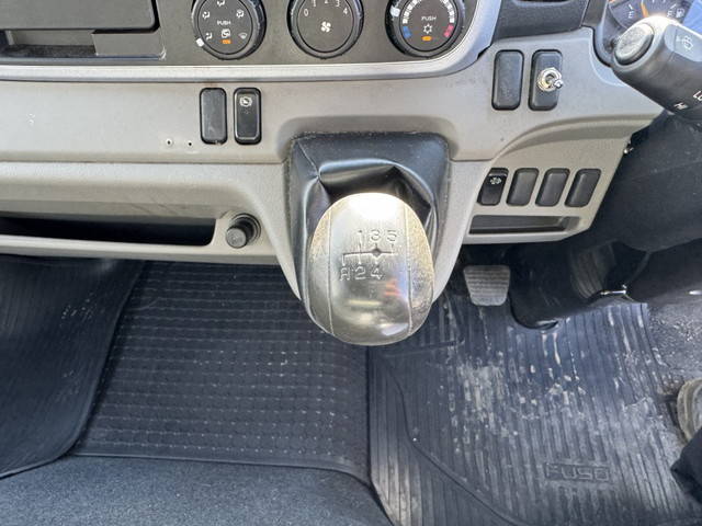 三菱ふそうキャンターアルミバン小型（2t・3t）[写真34]