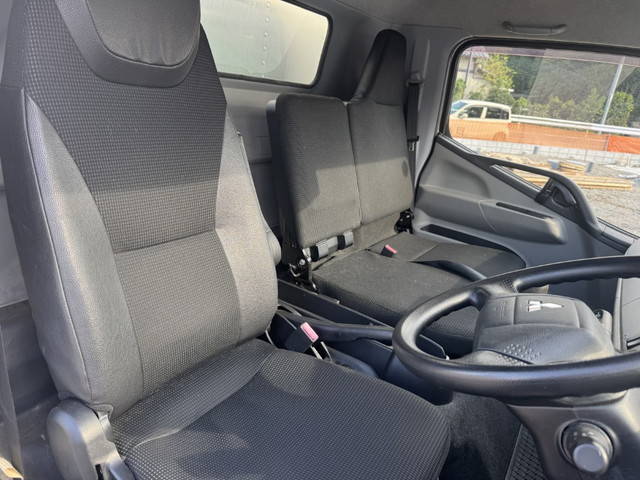 三菱ふそうキャンターアルミバン小型（2t・3t）[写真05]