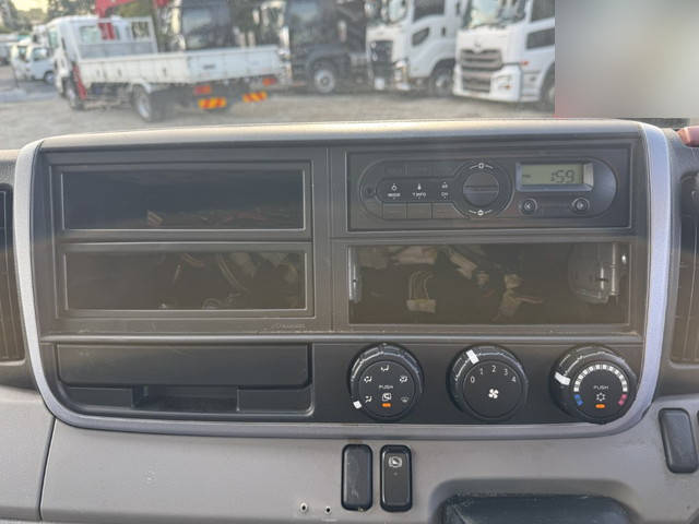 三菱ふそうキャンターアルミバン小型（2t・3t）[写真08]