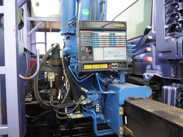 日野レンジャーセルフクレーン4段増トン（6t・8t）[写真14]