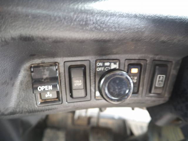 日野レンジャーセルフクレーン4段増トン（6t・8t）[写真38]