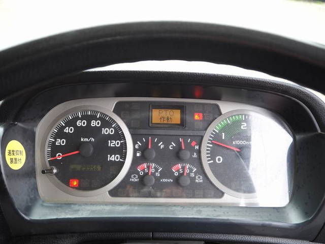 日野レンジャーセルフクレーン4段増トン（6t・8t）[写真39]