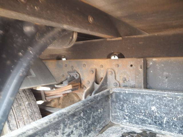 三菱ふそうファイタークレーン5段中型（4t）[写真24]