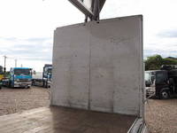 三菱ふそうキャンターアルミウイング小型（2t・3t）[写真12]