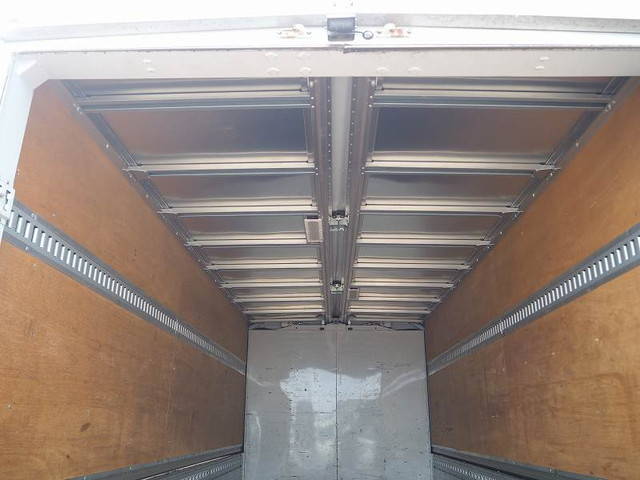 三菱ふそうキャンターアルミウイング小型（2t・3t）[写真13]