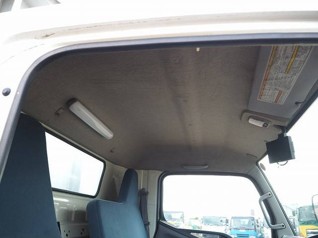 三菱ふそうキャンターアルミウイング小型（2t・3t）[写真35]