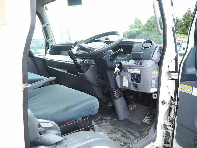 三菱ふそうキャンターアルミウイング小型（2t・3t）[写真36]