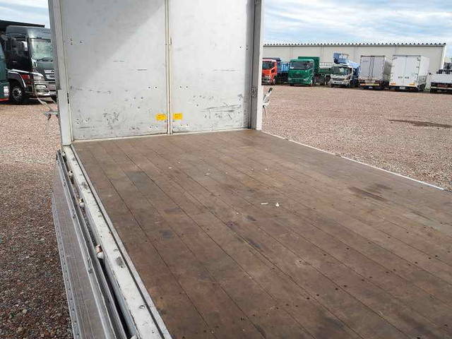 三菱ふそうキャンターアルミウイング小型（2t・3t）[写真09]