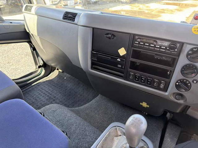 三菱ふそうファイタークレーン5段増トン（6t・8t）[写真34]