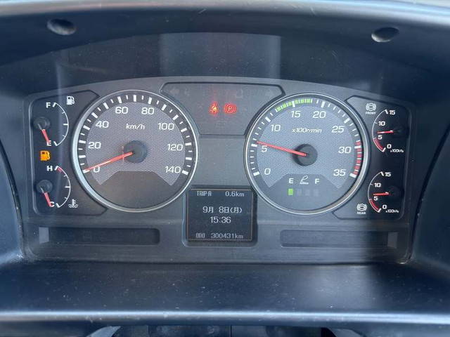 三菱ふそうファイタークレーン5段増トン（6t・8t）[写真39]