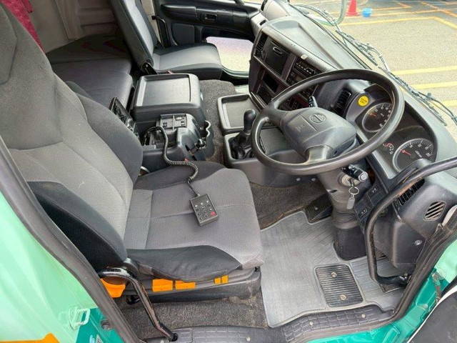 日野プロフィアアルミブロック大型（10t）[写真24]