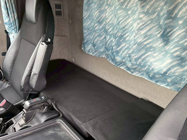 三菱ふそうファイターアルミブロック中型（4t）[写真19]