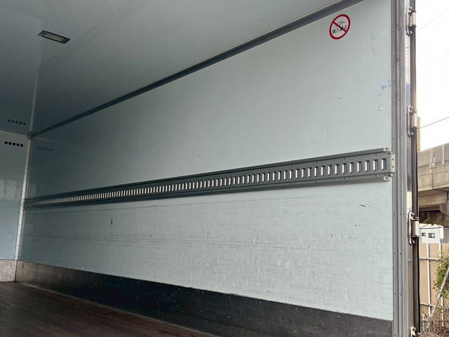 いすゞフォワード保冷バン増トン（6t・8t）[写真10]