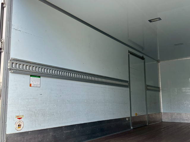 いすゞフォワード保冷バン増トン（6t・8t）[写真11]