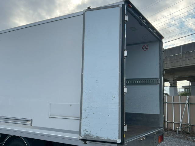 いすゞフォワード保冷バン増トン（6t・8t）[写真12]