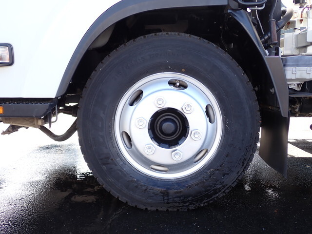 いすゞエルフ散水車小型（2t・3t）[写真31]