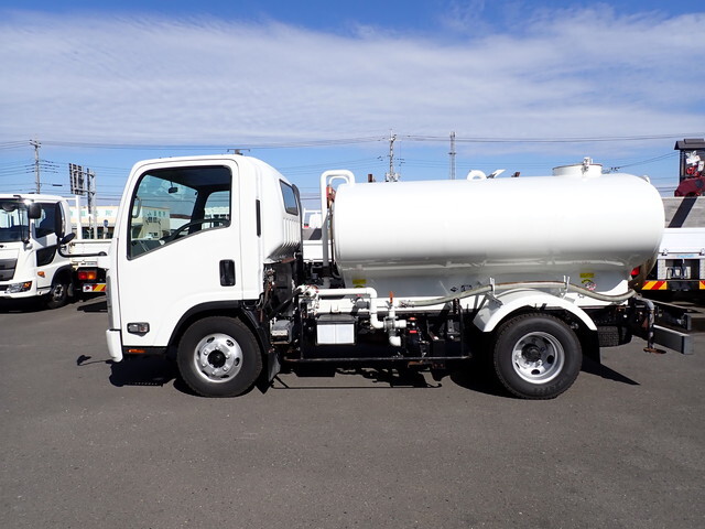 いすゞエルフ散水車小型（2t・3t）[写真06]