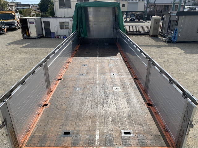 日野プロフィア幌車大型（10t）[写真13]