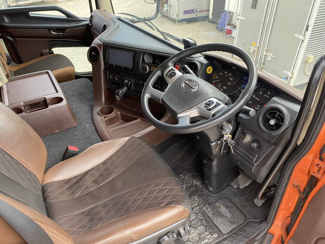 日野プロフィア幌車大型（10t）[写真22]