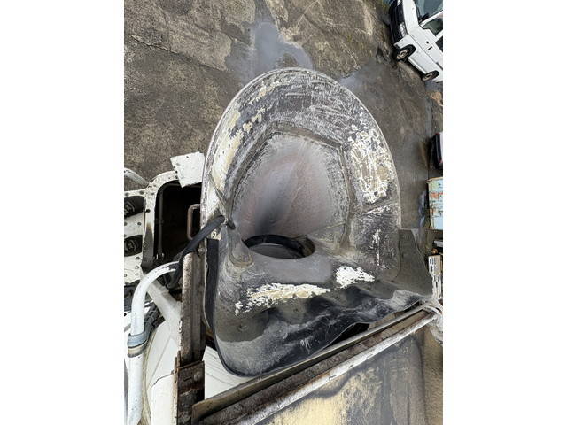 三菱ふそうスーパーグレートミキサー車（コンクリートミキサー）大型（10t）[写真13]