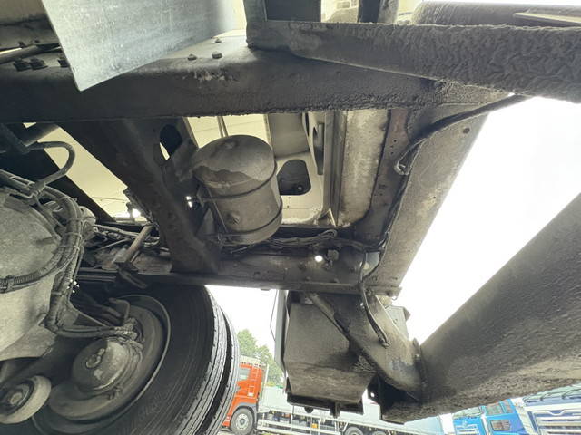 三菱ふそうスーパーグレートミキサー車（コンクリートミキサー）大型（10t）[写真21]