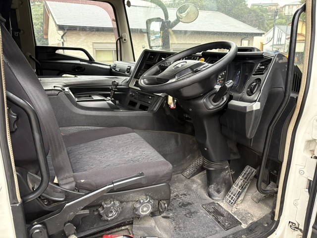 三菱ふそうスーパーグレートミキサー車（コンクリートミキサー）大型（10t）[写真24]