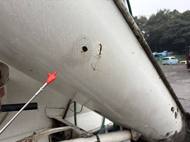 三菱ふそうスーパーグレートミキサー車（コンクリートミキサー）大型（10t）[写真39]