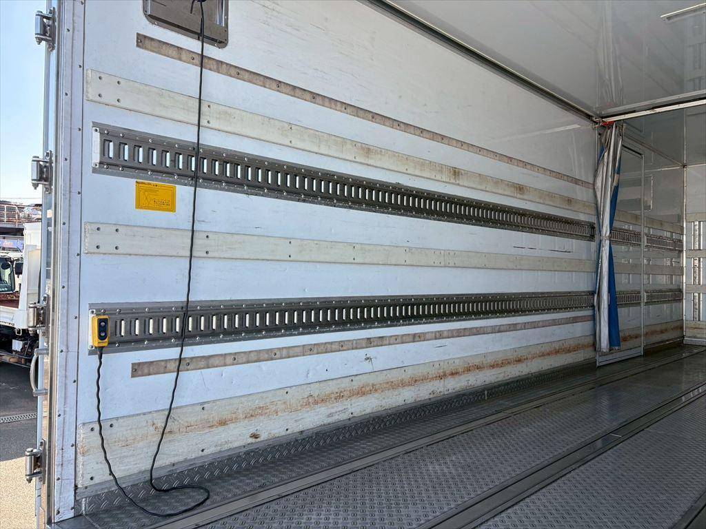 日野レンジャー冷凍車（冷蔵車）増トン（6t・8t）[写真07]