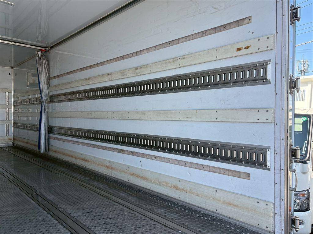 日野レンジャー冷凍車（冷蔵車）増トン（6t・8t）[写真08]