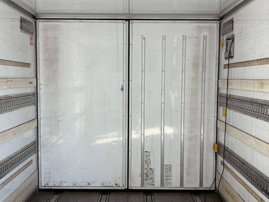 日野レンジャー冷凍車（冷蔵車）増トン（6t・8t）[写真09]