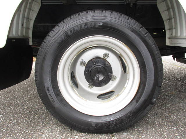 日産バネット平ボディ小型（2t・3t）[写真12]