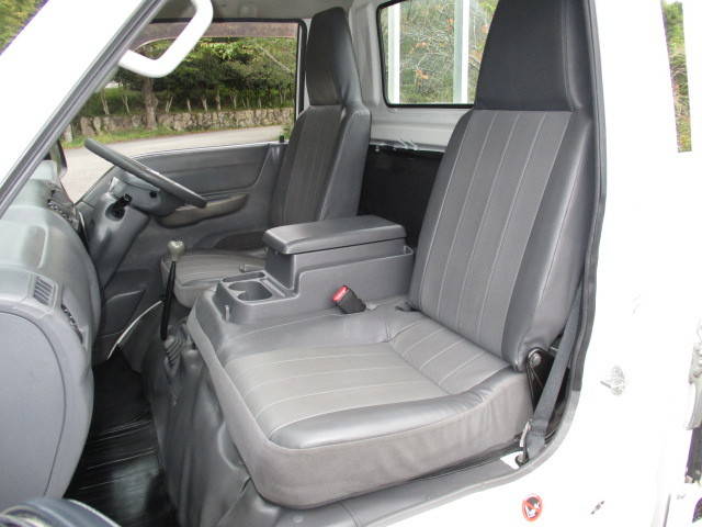 日産バネット平ボディ小型（2t・3t）[写真24]